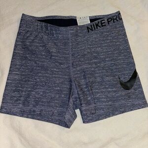 Women’s Grey Nike Pro 3 in Size Medium